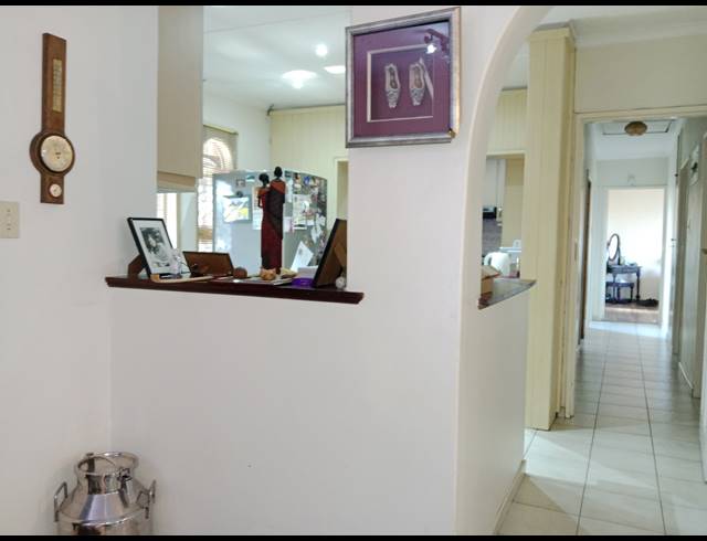 3 BEDROOM FREESTANDING FOR SALE IN ALLANDALE